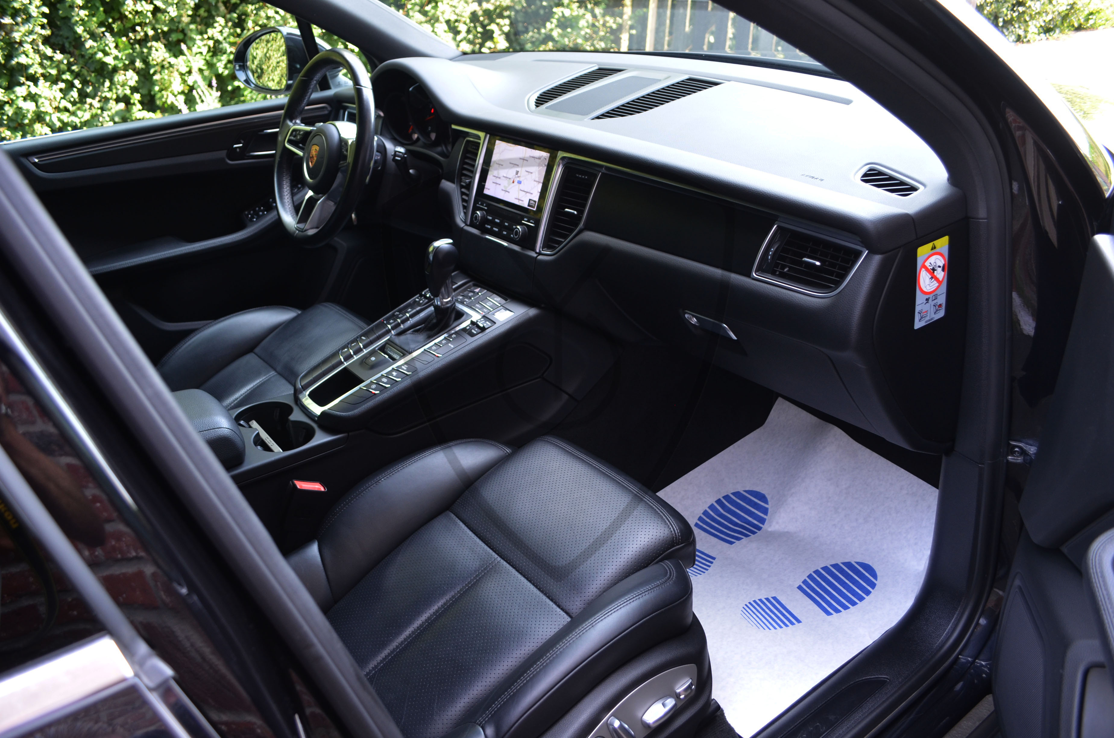 PORSCHE MACAN — image 16